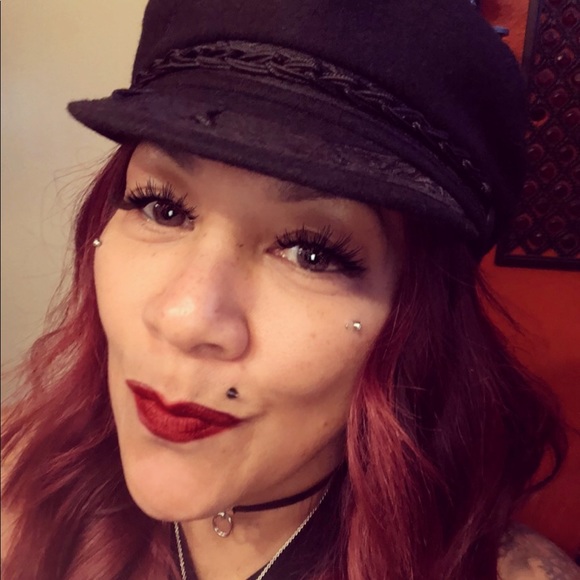 Meet your Posher, Cat - Picture 3 of 8